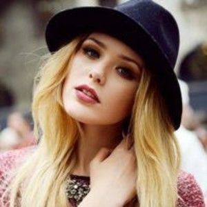 Meet your Posher, Elise